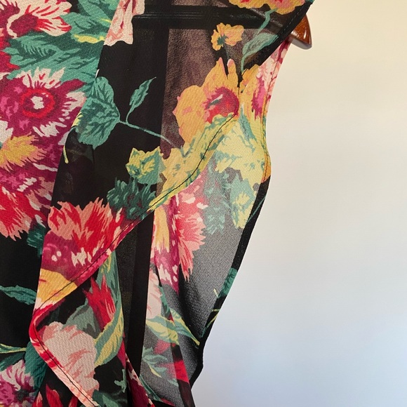 BCBGMaxAzria size 4 black floral sheer dress w/ cute button front detailing. - Picture 8 of 13